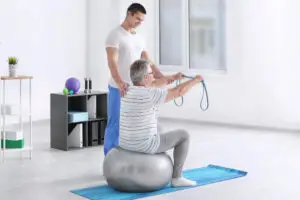 Read more about the article Back Pain to Mobility Gains: Advantages of Home Physiotherapy